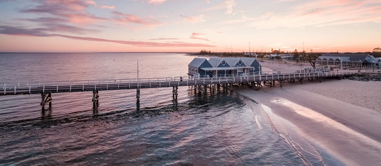 Busselton jetty at dusk
